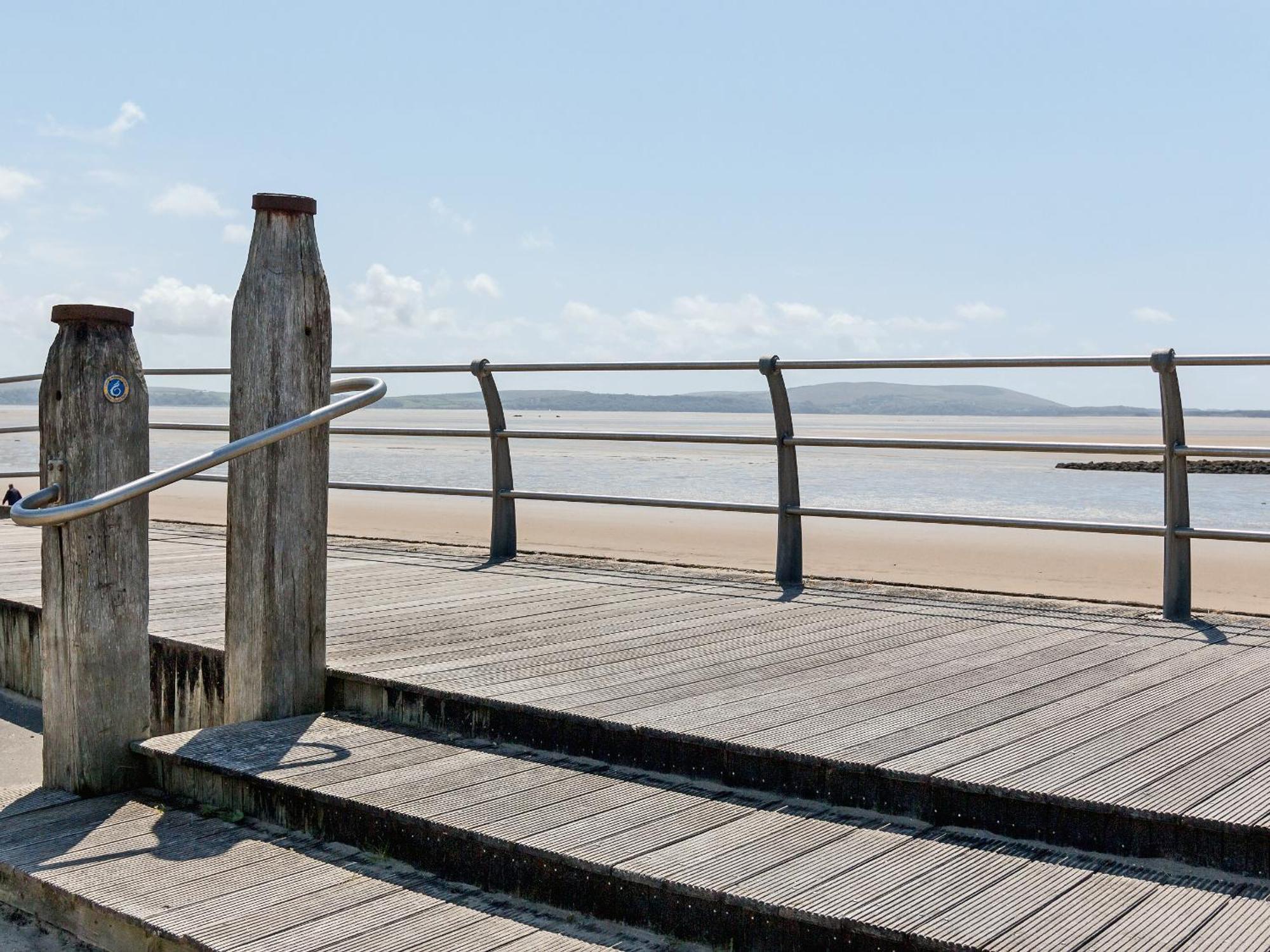 Beachlands Llanelli Esterno foto